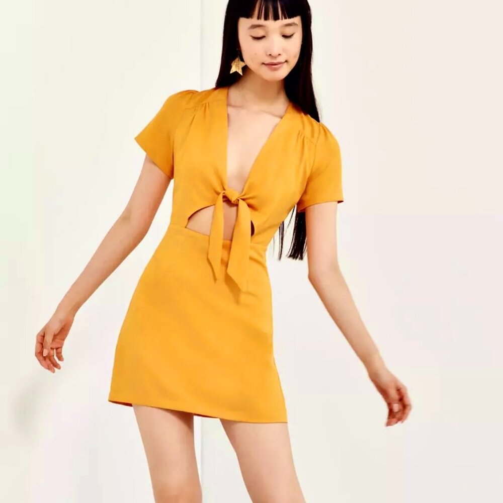 NWOT KIMCHI BLUE Bow Front Cut-Out A-Line Mini Dress YELLOW Sz4 Urban Outfitters